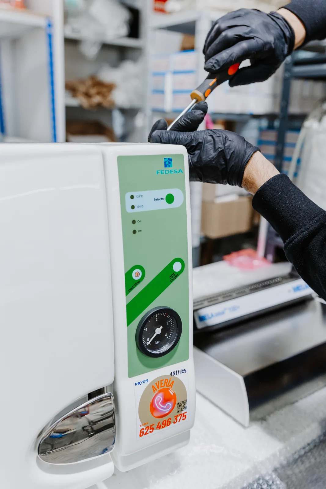 Test eléctrico y de seguridad de un autoclave reacondicionado PRYON